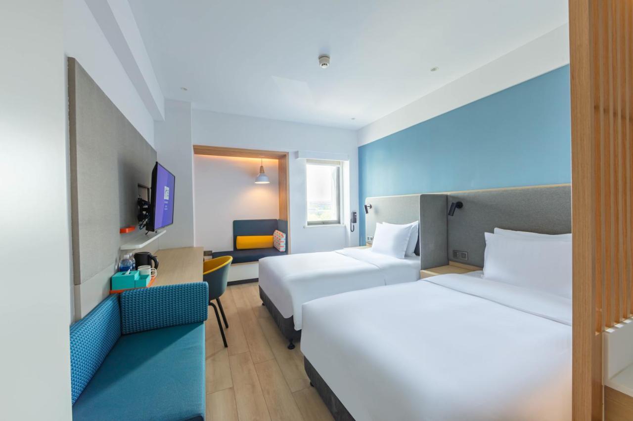 Holiday Inn Express Shanghai Pudong Airport By Ihg Exterior foto