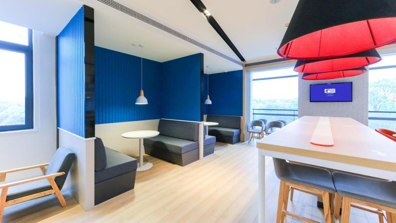 Holiday Inn Express Shanghai Pudong Airport By Ihg Exterior foto