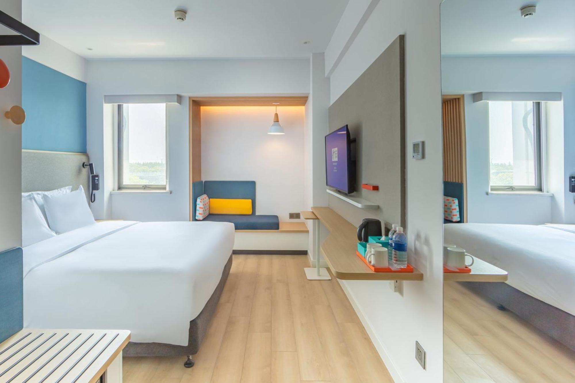 Holiday Inn Express Shanghai Pudong Airport By Ihg Exterior foto