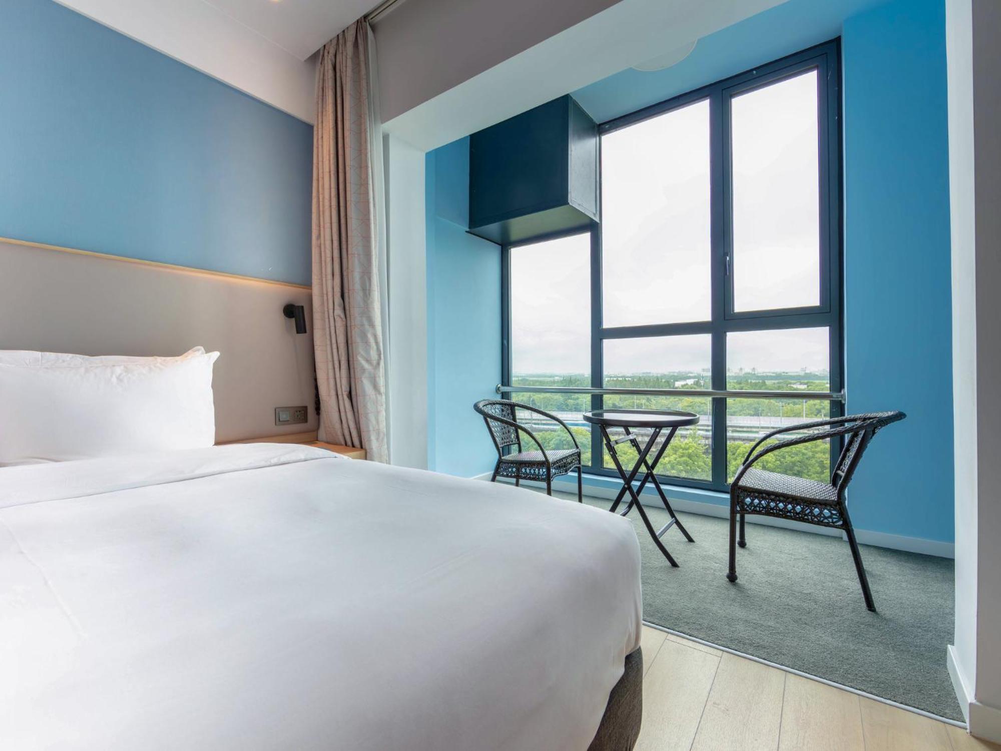 Holiday Inn Express Shanghai Pudong Airport By Ihg Exterior foto