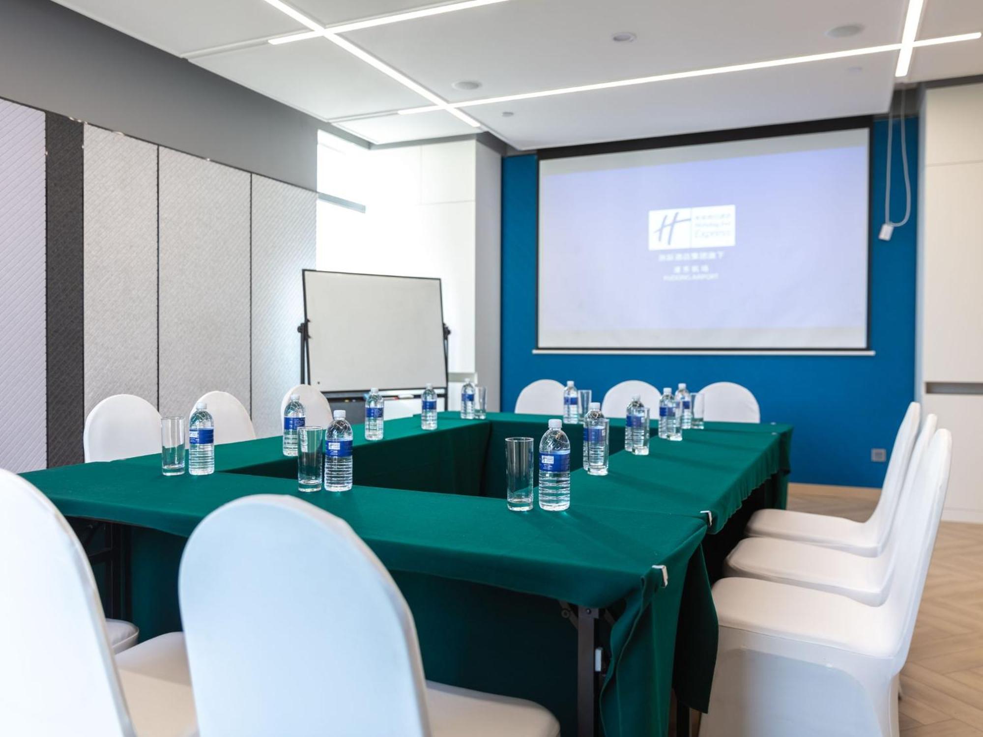 Holiday Inn Express Shanghai Pudong Airport By Ihg Exterior foto