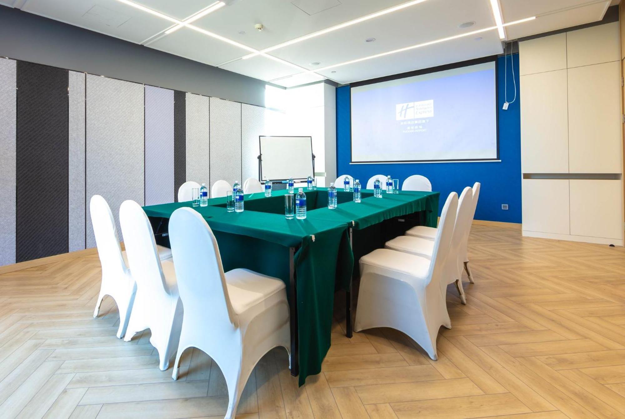 Holiday Inn Express Shanghai Pudong Airport By Ihg Exterior foto