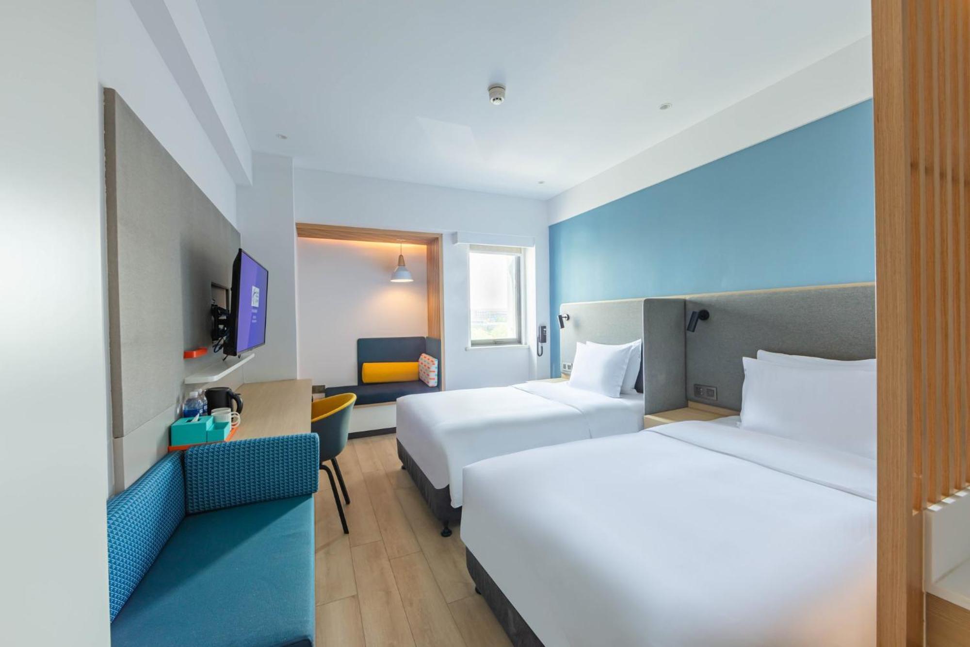 Holiday Inn Express Shanghai Pudong Airport By Ihg Exterior foto